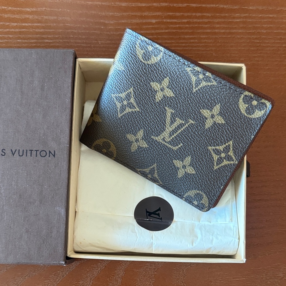 Louis Vuitton Monogram Canvas Bifold Wallet